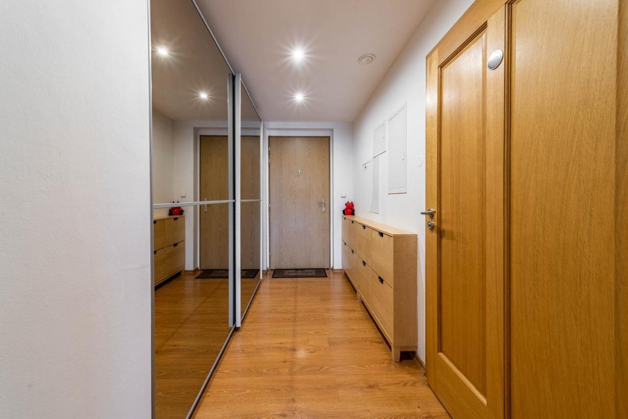 Apartment Krasne Ubytovani S Balkonem Prague