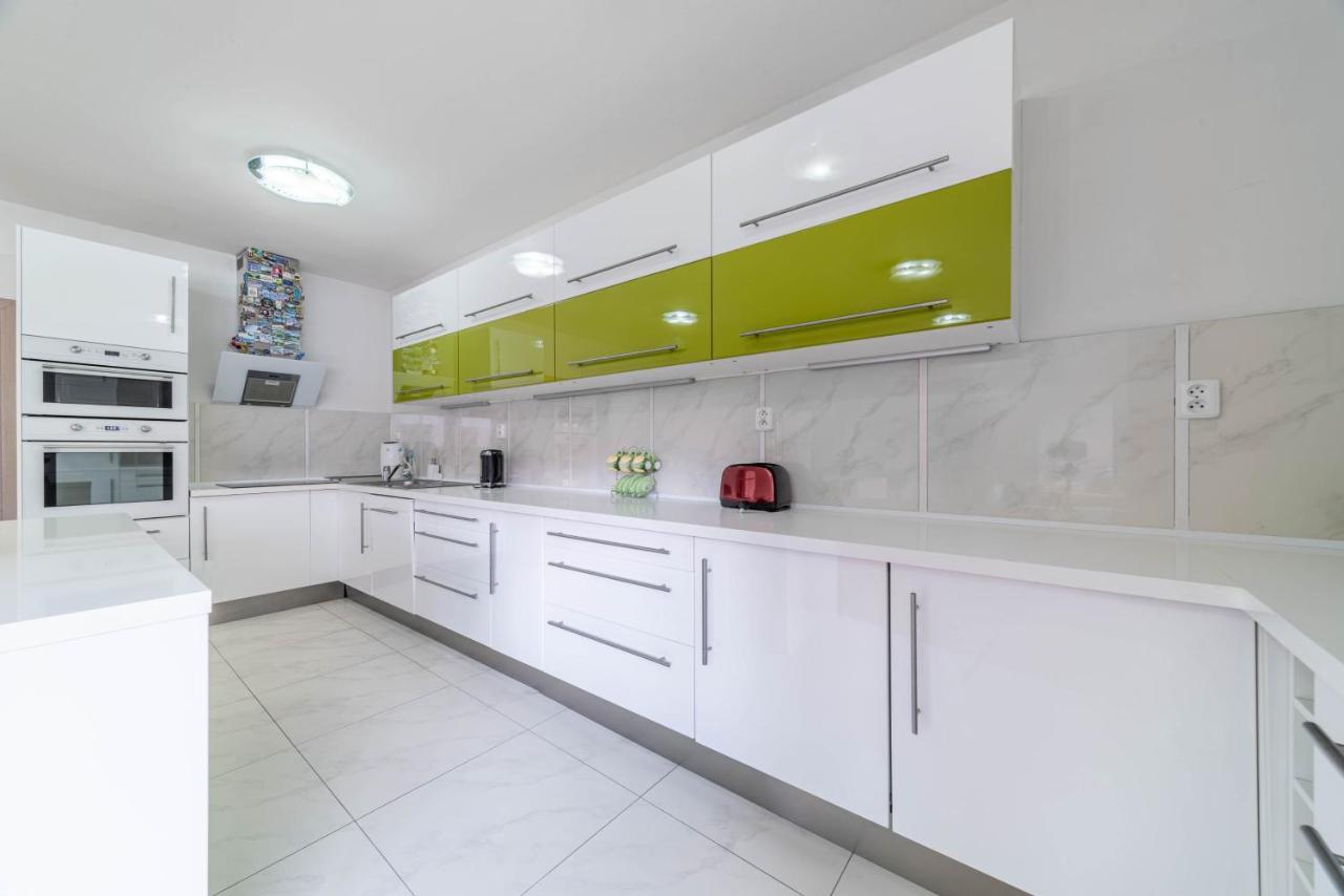 Apartment Krasne Ubytovani S Balkonem *