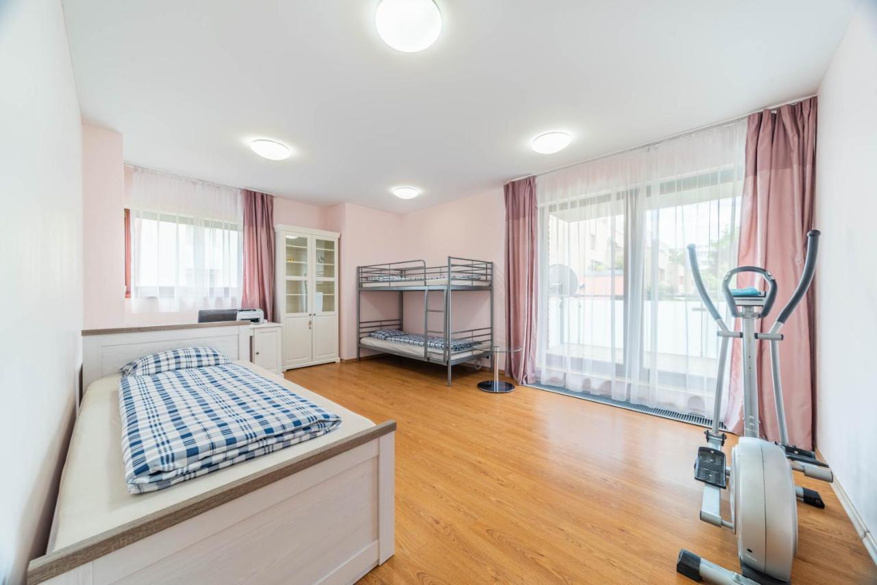 Krasne Ubytovani S Balkonem Appartement *